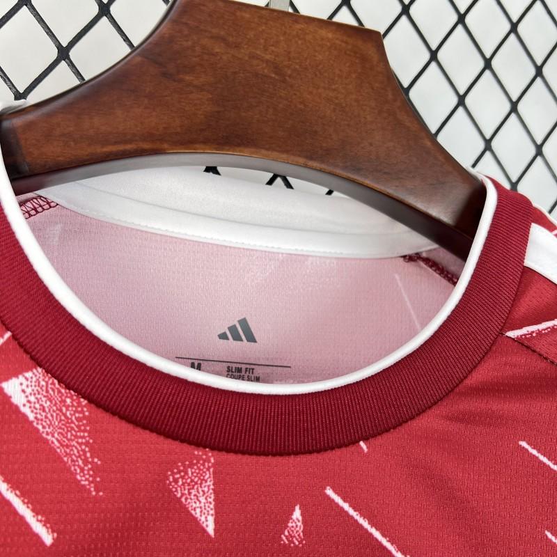LIVERPOOL HOME 26/27 RED GEOMETRIC SHATTER PATTERN SPECIAL EDITION MASTER VERSION JERSEY WITH LOGO